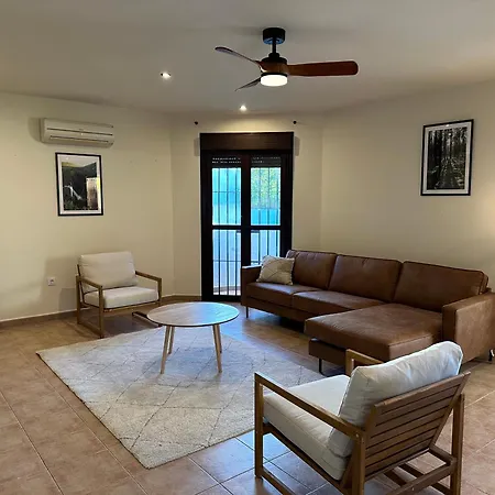 Paraiso De La Luz 7 Bedrooms, Swimming Pool & 4 Bathrooms Villa Cadiz